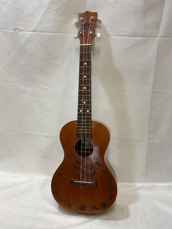 u55212 中古 LA UKE カジキ ウクレレ LE-TE-06KAJIKI | 中古楽器 