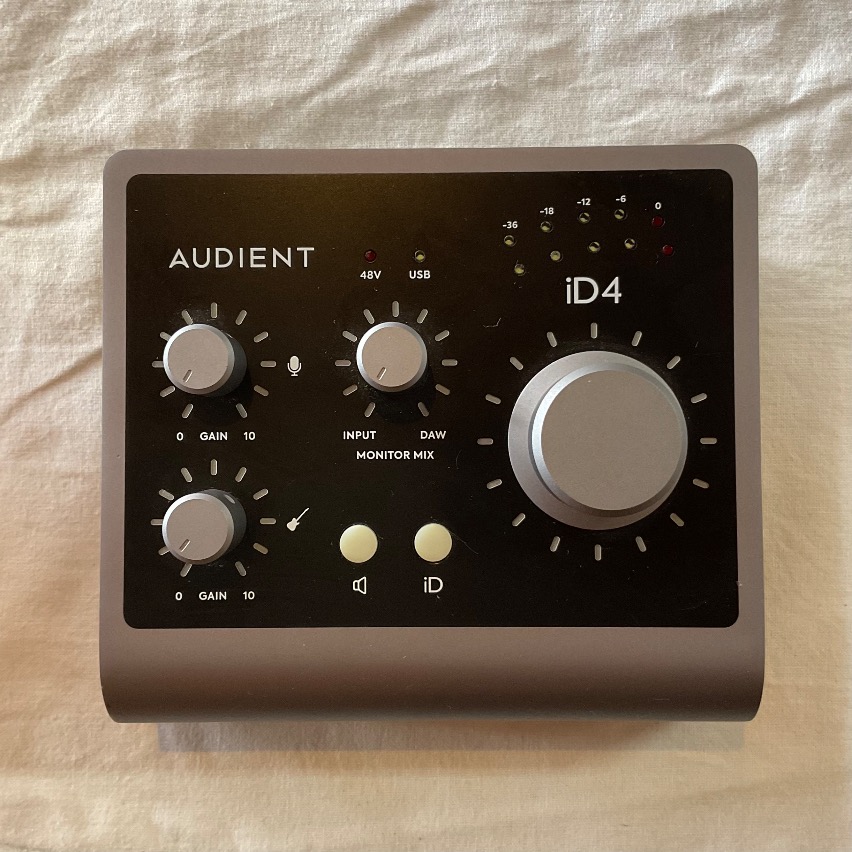 u55718 中古 AUDIENT ( オーディエント ) iD4 オーディオ