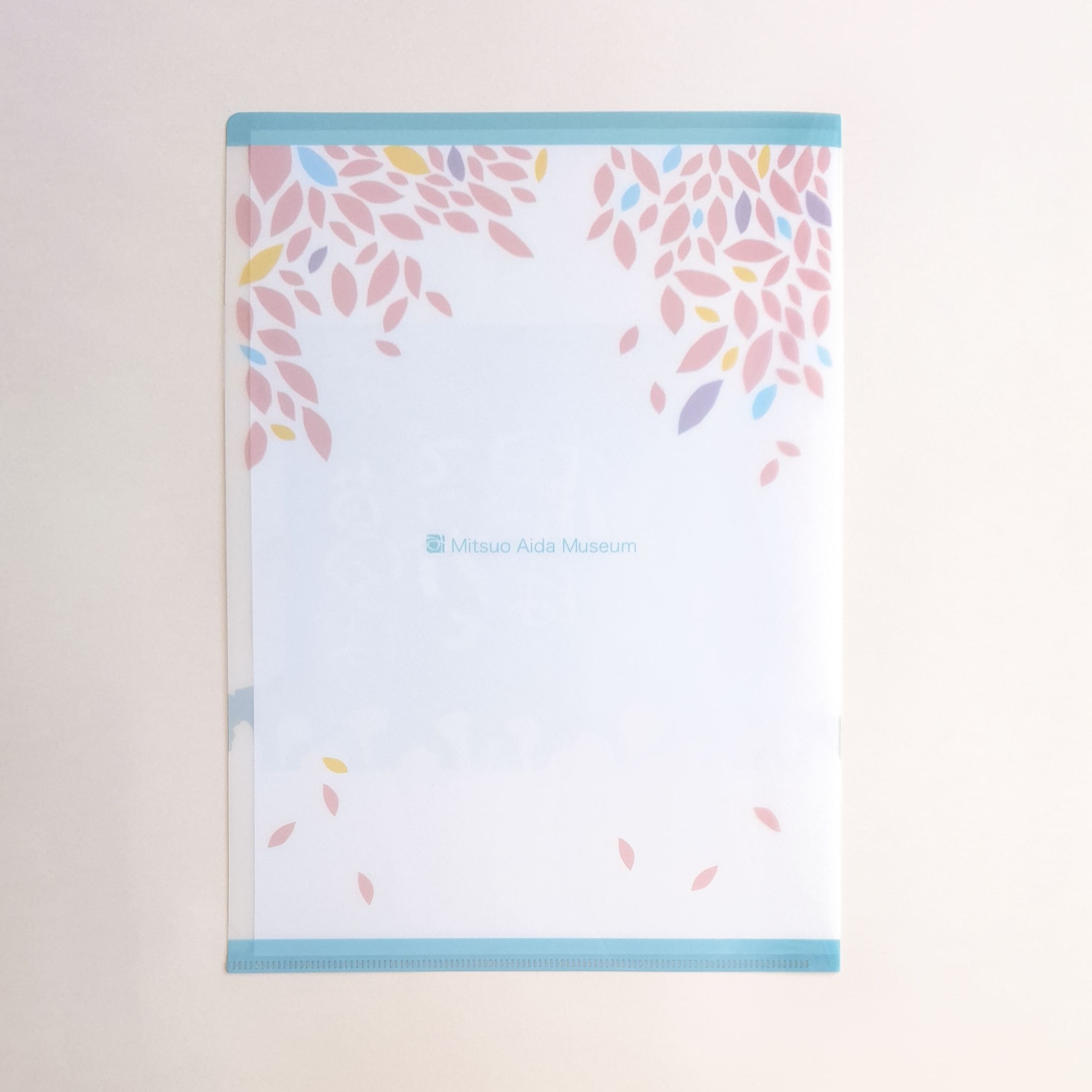 <br>
裏面
※　中にA4の白い紙を挟んだ状態での見え方です