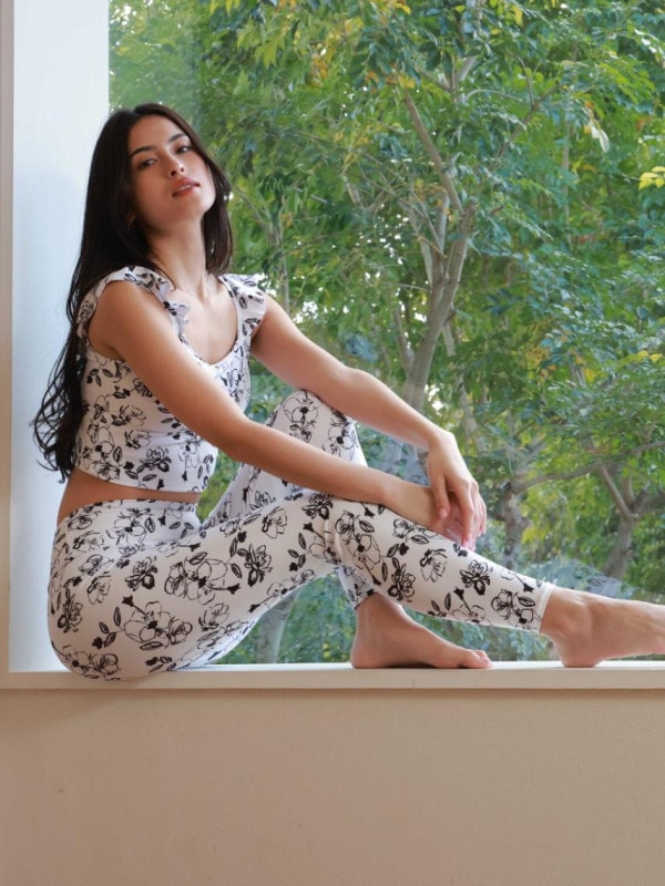 モノクロ線画フラワーフリルショルダーブラ(253053)