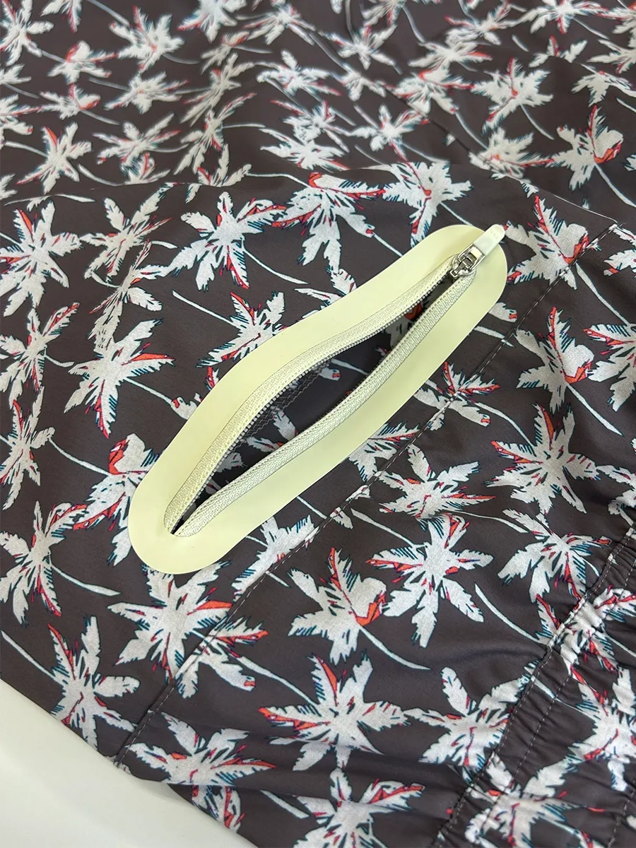 新作】ヤシ柄プリントレギュラー丈メンズサーフパンツ(256311)｜MIULAN