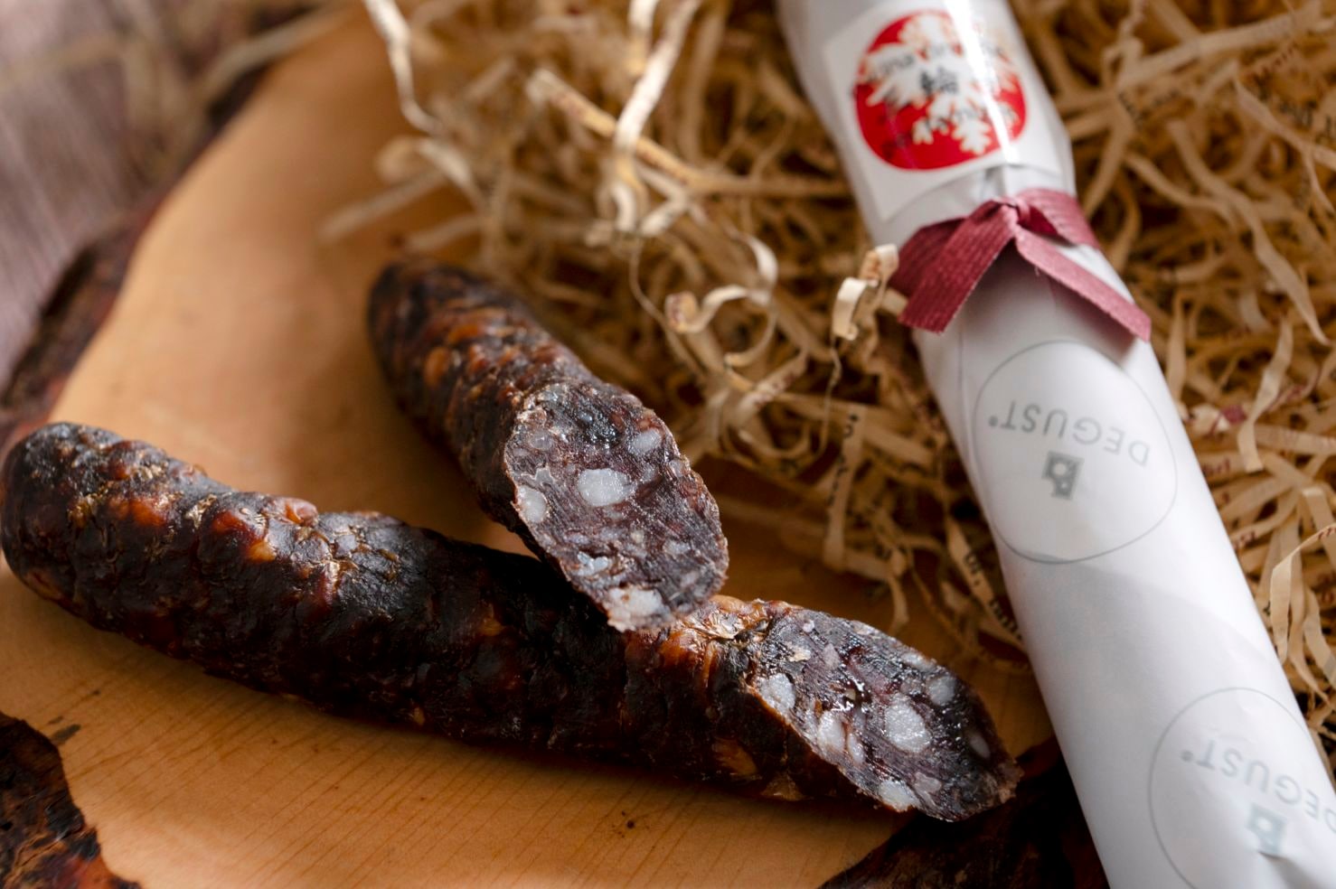 燻製サラミ　「1か月熟成の燻製サラミ　長崎県対馬産猪肉サラミ　カミンヴルツ・猪」