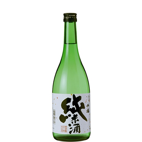お米と米麹だけで造られる純米酒は、米本来の風味や香りが楽しめる。純