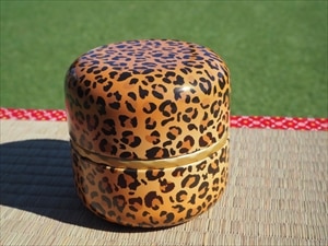 ヒョウ柄の茶缶の通販｜狭山茶【宮野園オンラインショップ】