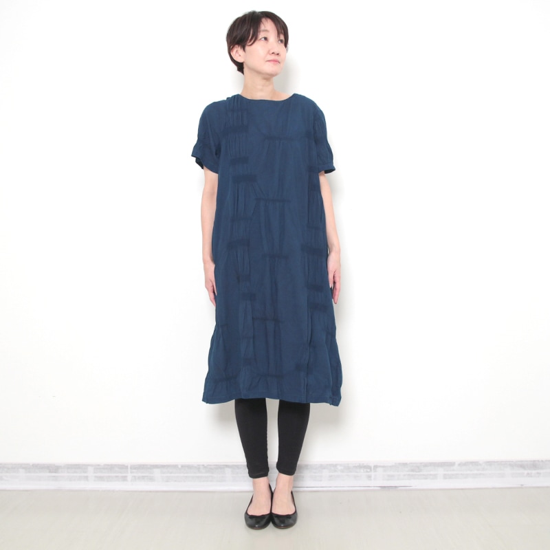 ブン　plantation　シャーリングワンピース　インディゴブルー ブン plantation シャーリングワンピース インディゴブルー 五感