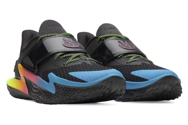 アンダーアーマー　カリーフロー8 アンダーアーマー公式】 カリー フロー 8 STRIKE & FLOW