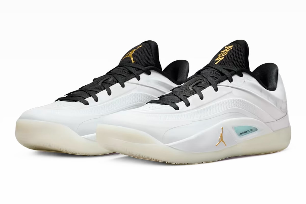 交渉可美品ジョーダンバスケットシューズ バッシュ ザイオンウィリアムソン箱有り ジョーダン（JORDAN）（キッズ）ジュニアバスケットシューズ バッシュ