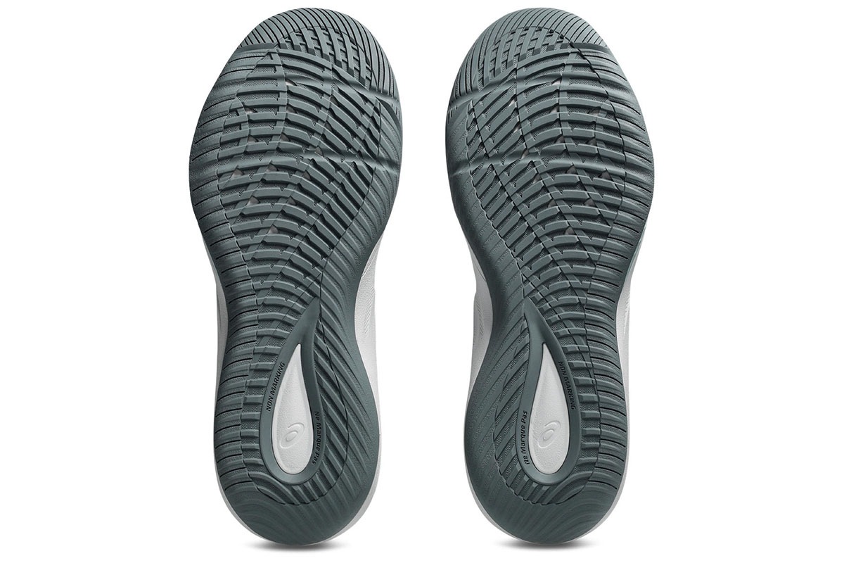 《30%OFF》 スタンダード（レギュラー）ラスト NOVA SURGE LOW 2ノヴァサージ2ロー アシックス 【1061A051-020】 バスケ バッシュ シューズ 靴 2026/3/12【返品・交換不可】