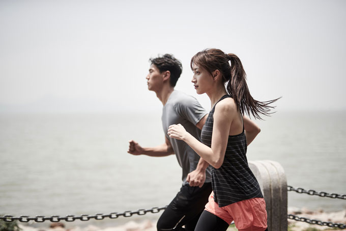 □ASICS/CASIO（アシックス/カシオ）ランニングフォーム解析デバイス