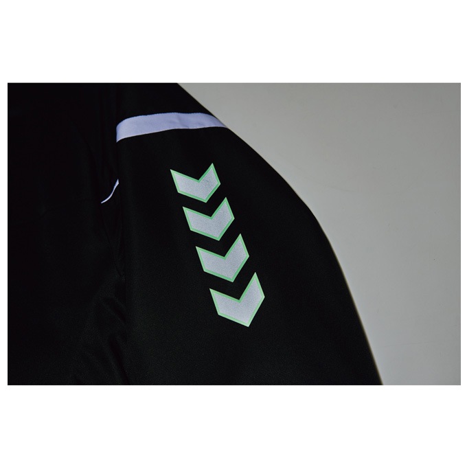 選手支給品 横浜FC ウインドブレーカー　hummel hummel（ヒュンメル）ウィンドブレーカー 上下セット 裾ボタン