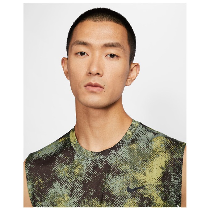 NIKE（ナイキ）Dri-FIT スリーブレス フィットネス Tシャツ