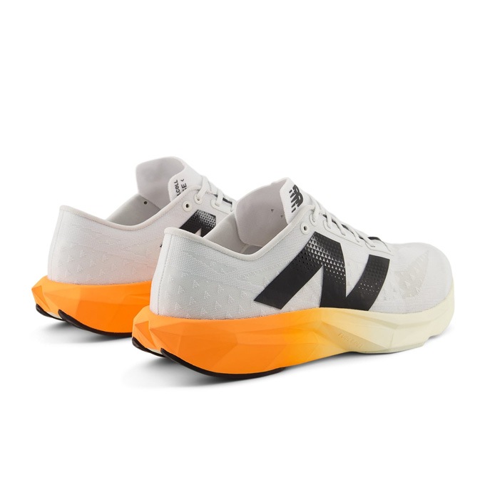 New Balance（ニューバランス）FuelCell Pvlse v1（MFCNPCHD