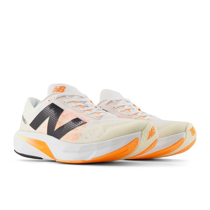 New Balance（ニューバランス）FuelCell Rebel v4（MFCXCN4D