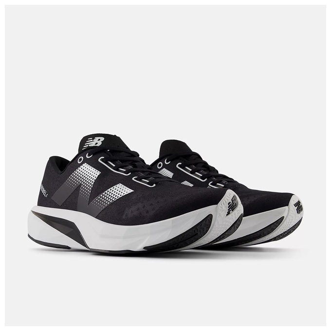 New Balance（ニューバランス）FuelCell Rebel v4（MFCXCS4D