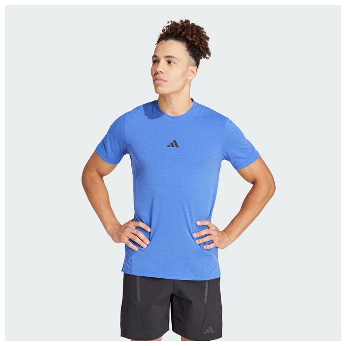 [アディダス] 半袖 Tシャツ デザイン フォー トレーニング ワークアウト半袖Tシャツ IEJ24 メンズ アディダス ジム+ トレーニング 半袖Tシャツ - ブラック | アディダス ジャパン