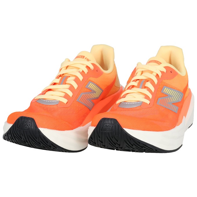 New Balance（ニューバランス）FuelCell Rebel v5（WFCX92IB