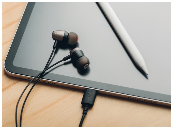 moshi Mythro C (USB-C ���ƥ쥪����ۥ�)