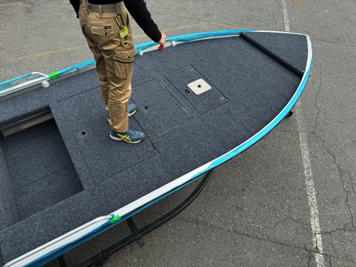 4.2m・カラマス K420SV・特注アルミ製デッキ付/ライブウエル付・幅