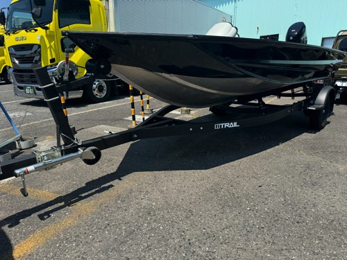ͽա17ft饹ܡȥȥ졼顼BEE 580/16&#12316;17ftб