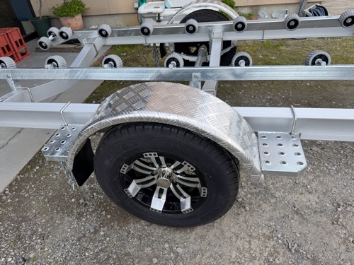 �����˶�����5.66�����ե륢��ߥե졼����ѡ�ͽ�������ա��������17ft���饹�ȥ졼�顼��BEE BT-A580/16〜17ft�б�