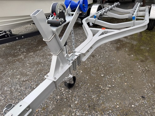 �����˶�����5.66�����ե륢��ߥե졼����ѡ�ͽ�������ա��������17ft���饹�ȥ졼�顼��BEE BT-A580/16〜17ft�б�