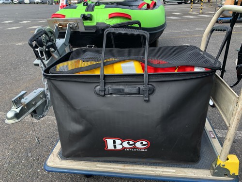 ������Ǽ���緿�ɿ�Хå����BEE �ǥå��� 70cm��70/45/40cm