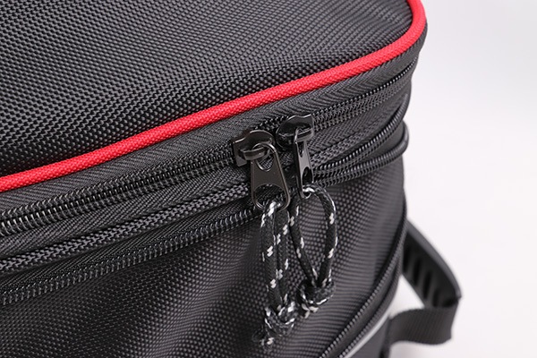 �ǥ��ʡ� �����㥹���������ȥХå� ��å� DEGNER NB-95A-RED