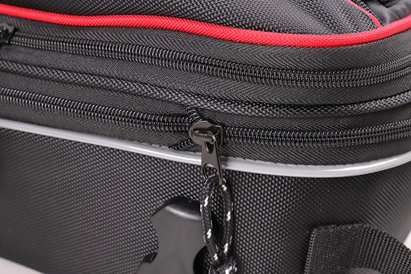 �ǥ��ʡ� �����㥹���������ȥХå� ��å� DEGNER NB-95A-RED