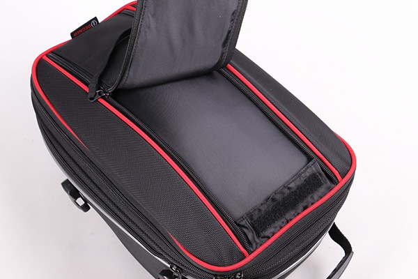 �ǥ��ʡ� �����㥹���������ȥХå� ��å� DEGNER NB-95A-RED