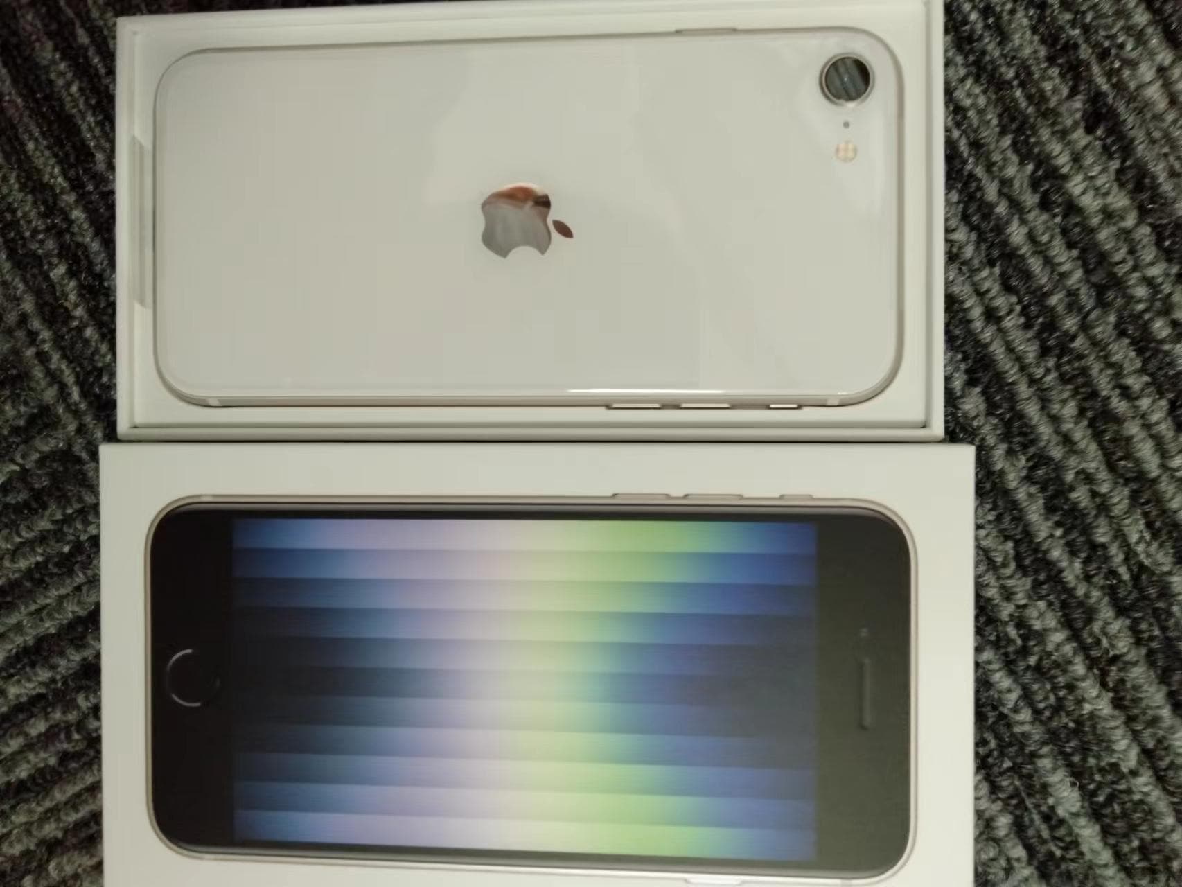 SIMフリー】Apple iPhone SE 第3世代 64GB スターライト