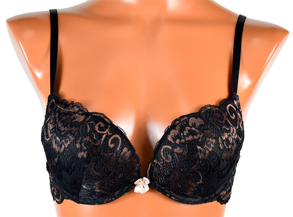 在庫一掃セール イタリアインポートランジェリー LOVE&BRA 24096 レースプッシュアップブラ・t-バックショーツセット　黒