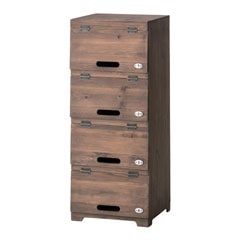 杉を使ったカフェ風のシューズラック