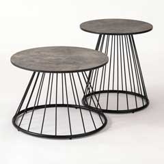 モダンなラウンドテーブル｜石目調天板×ブラックスチール