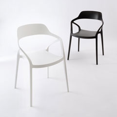 モダンなスタッキングダイニングチェア｜モノトーン