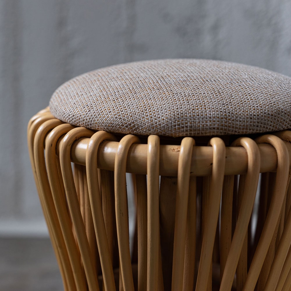 天然ラタンのラウンドスツール｜天然ラタンの風合いを楽しむ