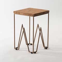 チーク×ゴールド脚サイドテーブル｜アート脚が映える上質空間に
