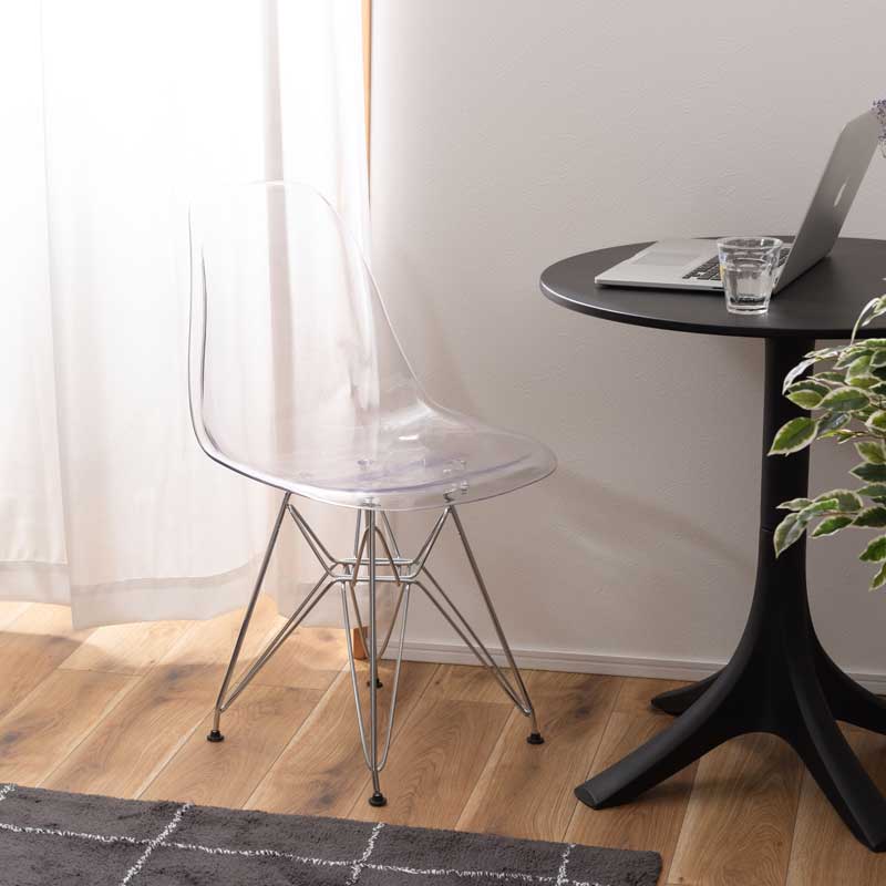 クリアダイニングチェア｜名作風デザインと透明美｜ミッドセンチュリー