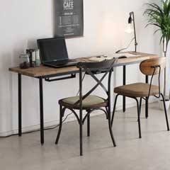 幅170cmの古材ヴィンテージデスク｜配線もスマートなワーク空間に