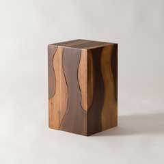 木の温もりを感じるウッドスツール｜天然木の美しい木目と重厚感