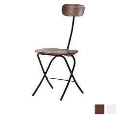 ちょこんと上に伸びた小さな背もたれが可愛いフォールディングチェア