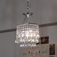 クリスタルの1灯シャンデリア | ノスタルジックな雰囲気