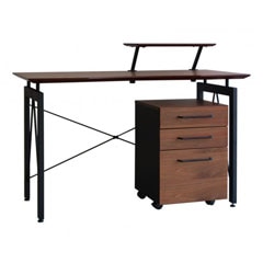 ウォールナットの木目をいかした突板とブラックスチールの組合わせがスマートなデスク