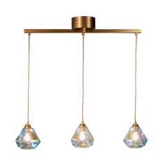 ガラスの煌めきが食卓を彩るダイニング用3灯ペンダントライト