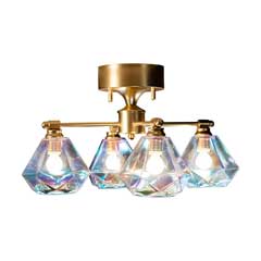 虹色ガラスがきらめくおしゃれな4灯シーリングライト｜リビングを華やかに照らす光のアクセント