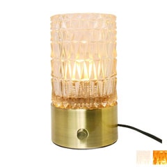 ガラスの輝きが美しいテーブルランプ｜上品でおしゃれな間接照明