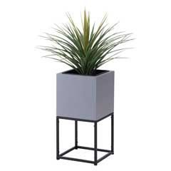 スタイリッシュなプランター｜モダンデザインのスタンド付き