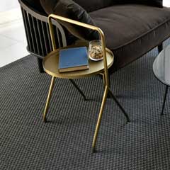 ブロンズの重厚感が引き立つメタルサイドテーブル｜上品な空間を演出するモダンデザイン