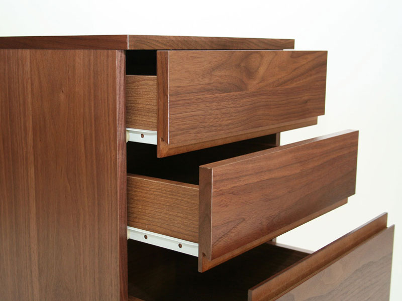 ウォルナットの落ち着いた色合いとあたたかみのあるデスクワゴン|幅40cm