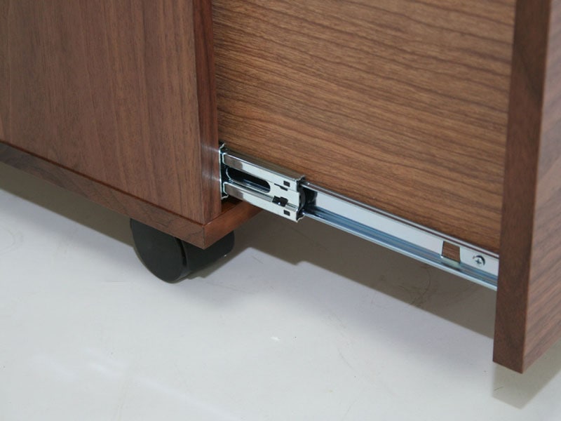 ウォルナットの落ち着いた色合いとあたたかみのあるデスクワゴン|幅40cm