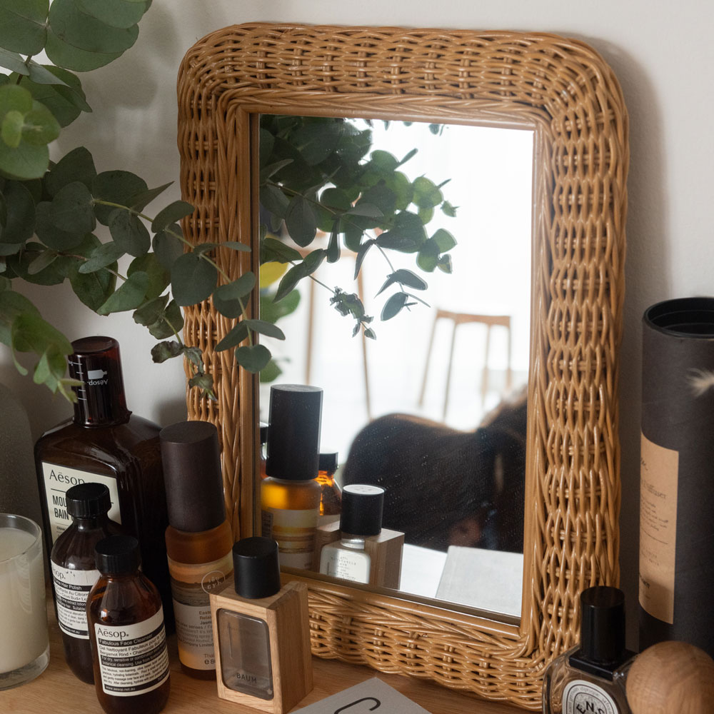 ラタン製スクエアミラー｜ナチュラルで洗練されたおしゃれな壁掛けインテリア
